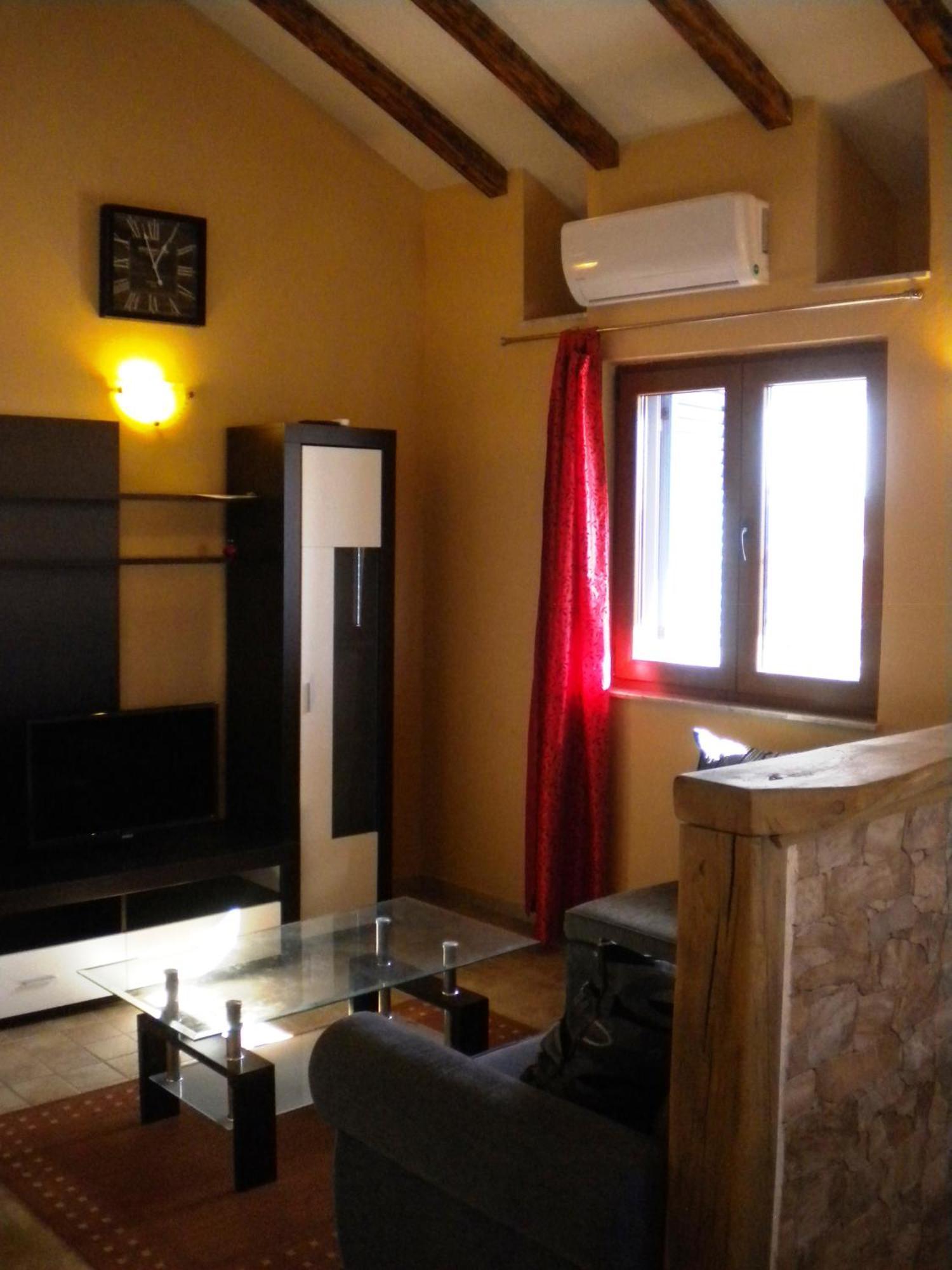 Maria Apartment Nin